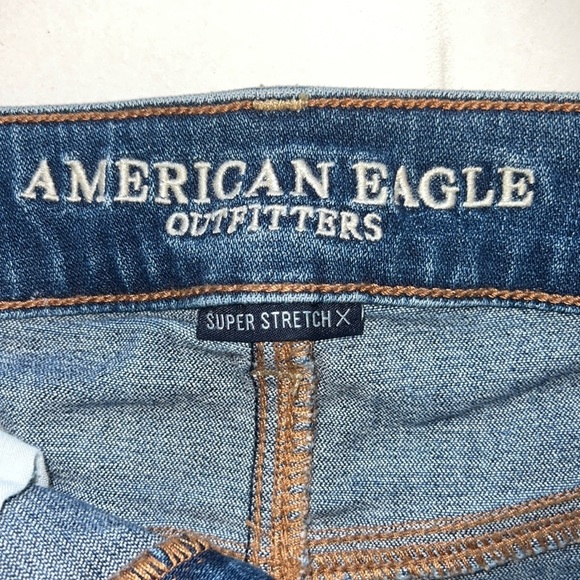 American Eagle Medium Blue Denim Super Stretch Distressed Mini Skirt Size 0 - Picture 2 of 7